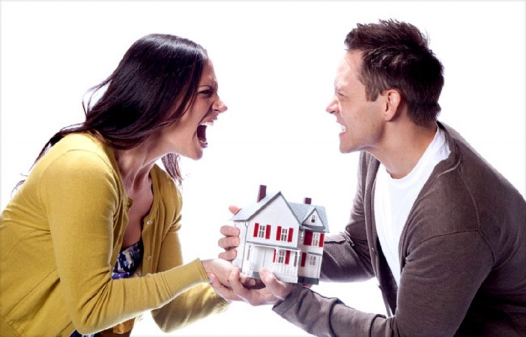 Риски сделок с недвижимостью, приобретенной в браке