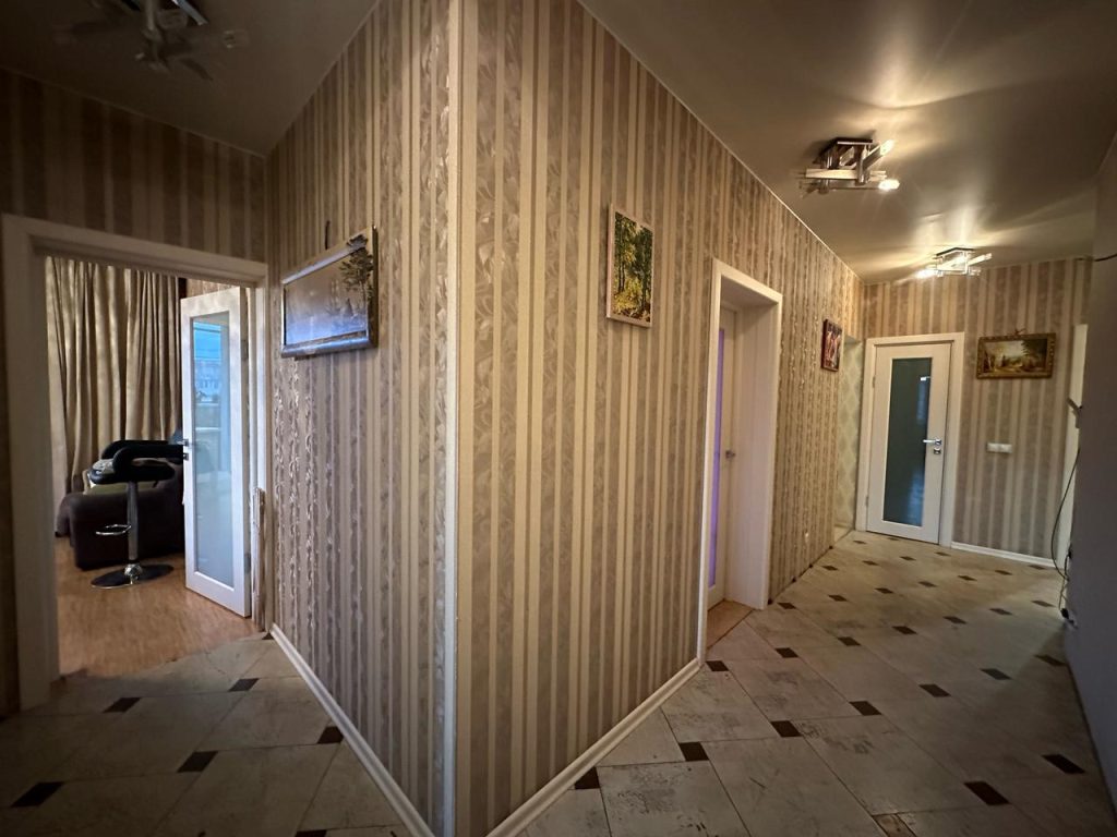 3-к. квартира, 77 кв.м., 7/25 эт.
Санкт-Петербург,Фрунзенский район, улица Белы Куна, 1к1