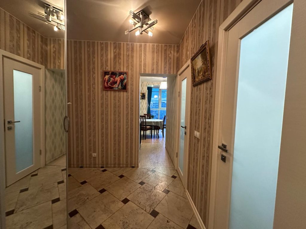 3-к. квартира, 77 кв.м., 7/25 эт.
Санкт-Петербург,Фрунзенский район, улица Белы Куна, 1к1