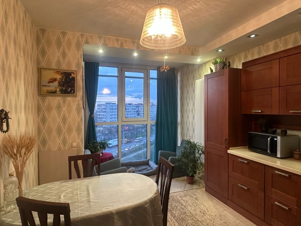 3-к. квартира, 77 кв.м., 7/25 эт.
Санкт-Петербург,Фрунзенский район, улица Белы Куна, 1к1