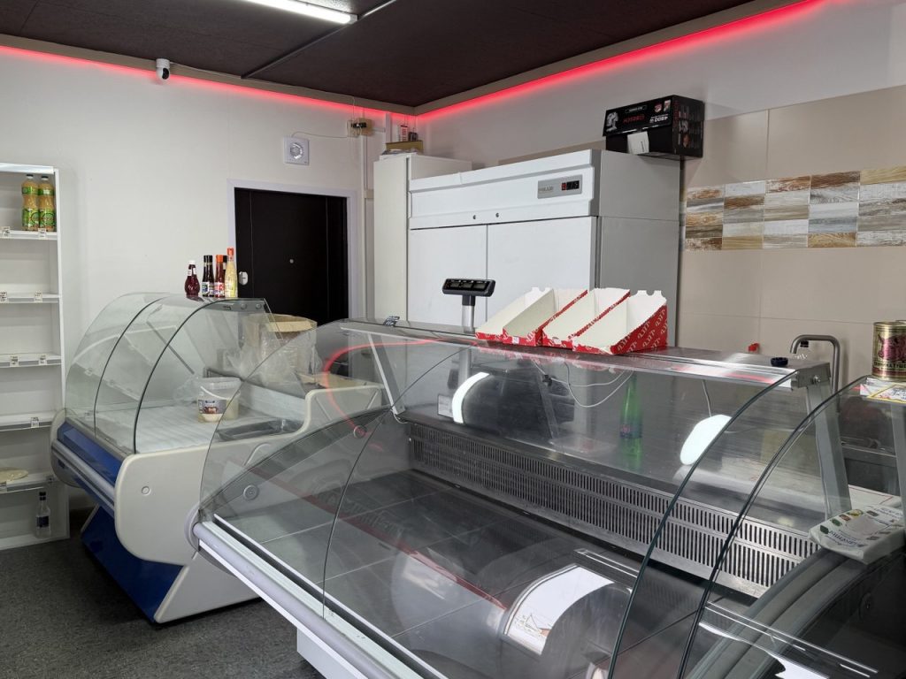 Торговая площадь, 24 м²
Ленинградская область., Гатчинский райoн, Гатчинское городское поселение, Гатчина, Ленинградское шоссе., 10